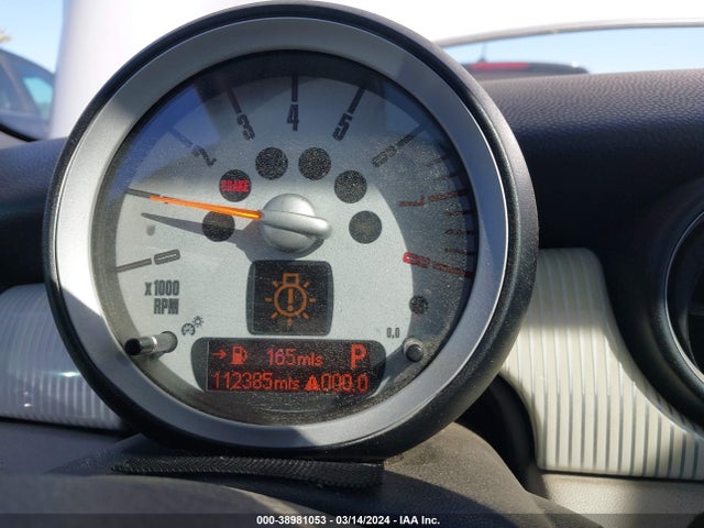 2010 MINI COOPER WMWMF3C51ATZ22623 Photo 6