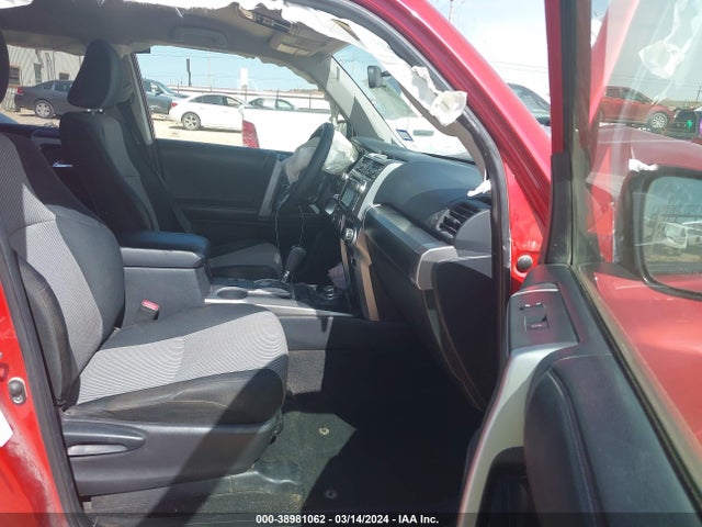 Toyota 4RUNNER SR5 2014 JTEBU5JR2E5180420 Image 5