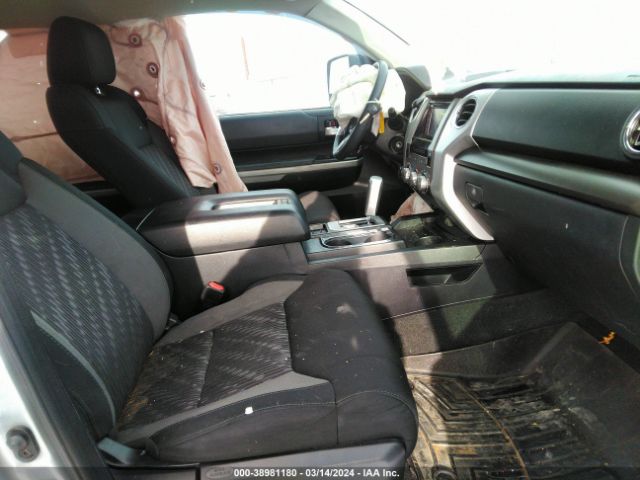 5TFDY5F15KX832919 Toyota Tundra Sr5 5.7l V8