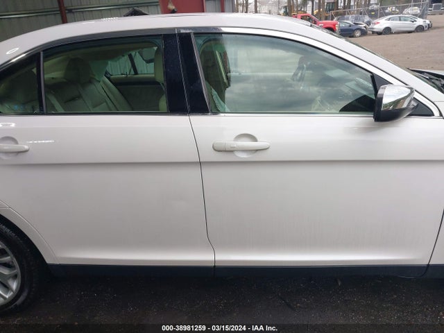 Ford Taurus Limited 2017 1FAHP2F86HG128663 Image 13