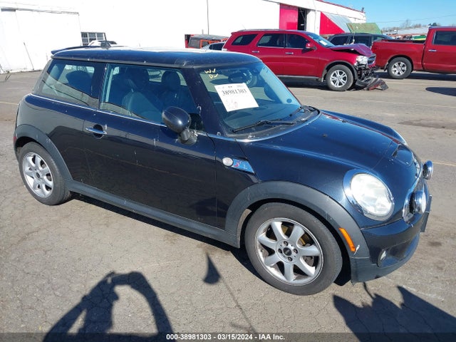 2008 MINI COOPER S WMWMF73538TV35086 Photo 0