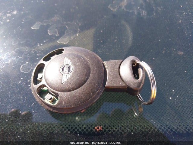 2008 MINI COOPER S WMWMF73538TV35086 Photo 10