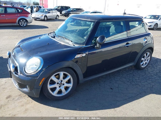 2008 MINI COOPER S WMWMF73538TV35086 Photo 1