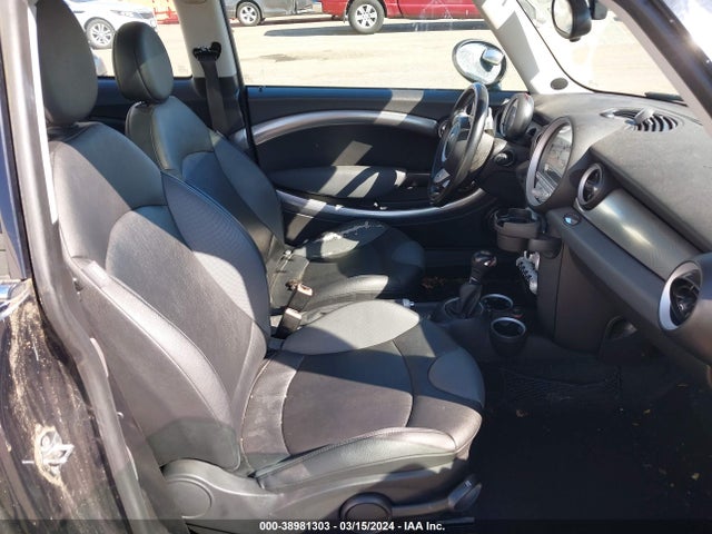 2008 MINI COOPER S WMWMF73538TV35086 Photo 4