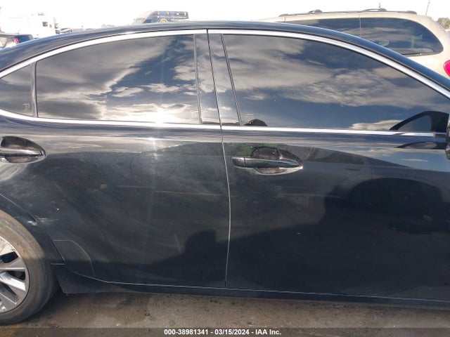 38981341 :رقم المزاد ، JTHBK1GG8D2064503 vin ، 2013 Lexus Es 350 مزاد بيع