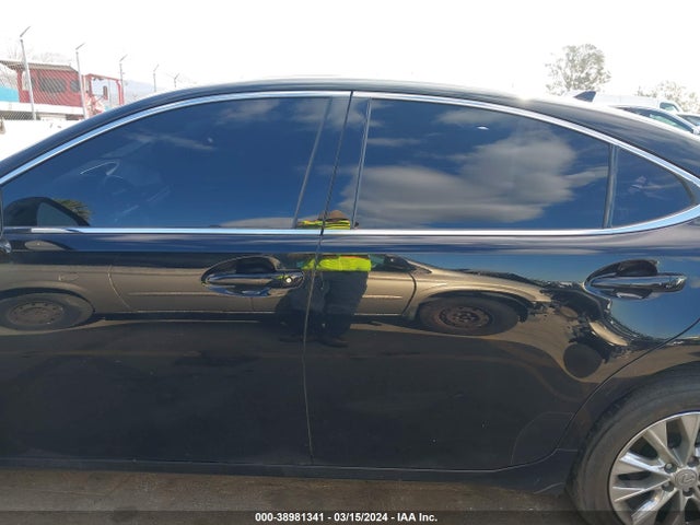 38981341 :رقم المزاد ، JTHBK1GG8D2064503 vin ، 2013 Lexus Es 350 مزاد بيع