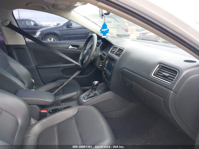 3VWD17AJ5EM366035 Volkswagen Jetta 1.8t Se