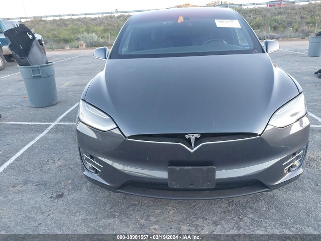 Tesla Model X 60d/70d/75d/90d 2016 5YJXCAE23GF002830 Image 13