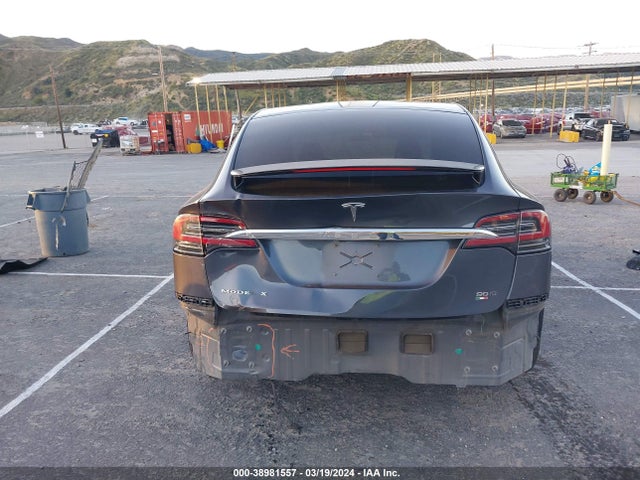 Tesla Model X 60d/70d/75d/90d 2016 5YJXCAE23GF002830 Image 17