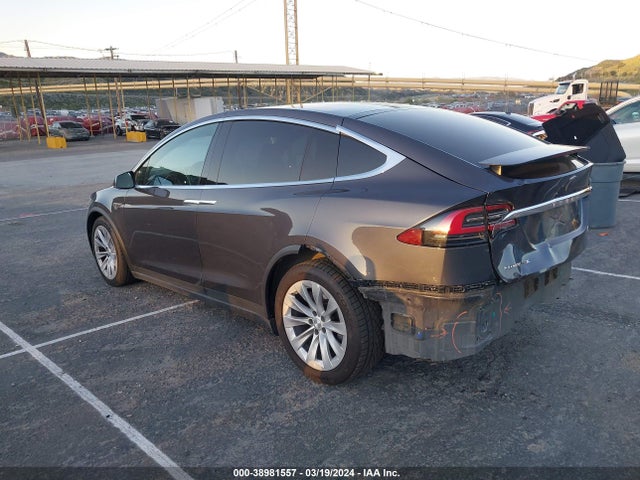 Tesla Model X 60d/70d/75d/90d 2016 5YJXCAE23GF002830 Image 3