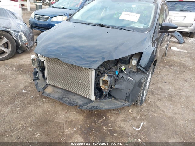 Ford FOCUS SE 2014 1FADP3F23EL194106 Image 19