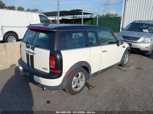 2009 MINI COOPER CLUBMAN WMWML33509TN68534 Photo 3
