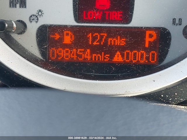 2009 MINI COOPER CLUBMAN WMWML33509TN68534 Photo 6