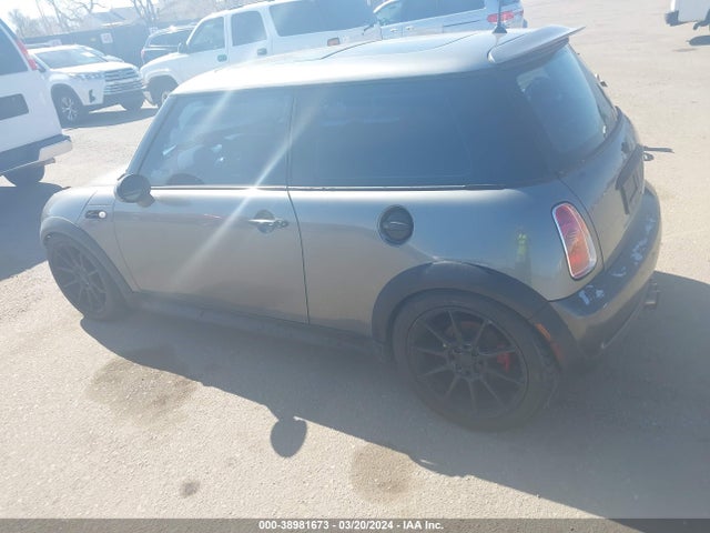 2004 MINI COOPER S WMWRE33444TD85091 Photo 2