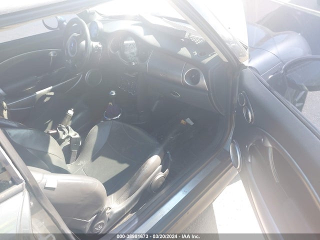 2004 MINI COOPER S WMWRE33444TD85091 Photo 4