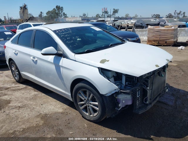 Hyundai SONATA SE 2016 5NPE24AF8GH282606 Image 1