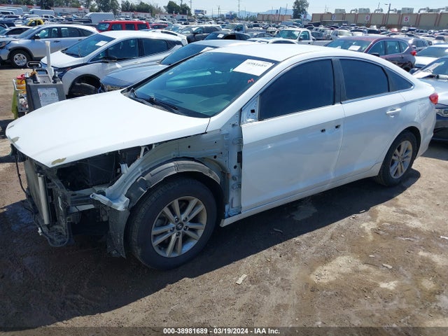Hyundai SONATA SE 2016 5NPE24AF8GH282606 Image 2