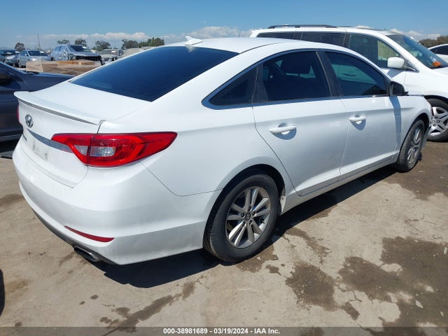 Hyundai SONATA SE 2016 5NPE24AF8GH282606 Image 4