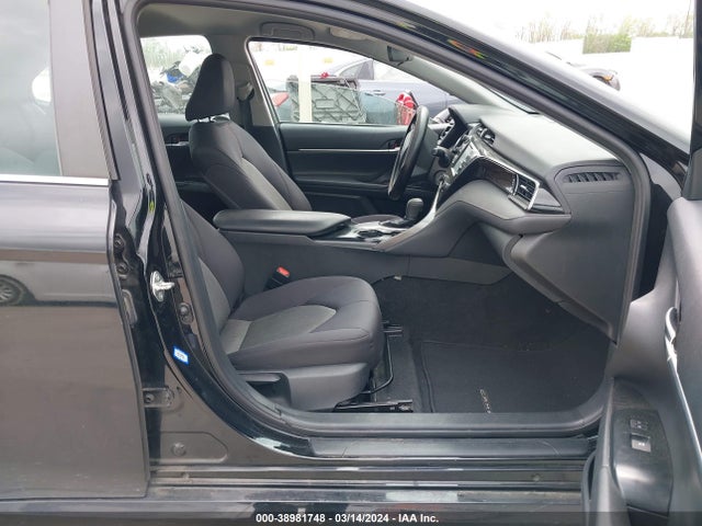 Toyota CAMRY LE 2019 4T1B11HK0KU834245 Image 5