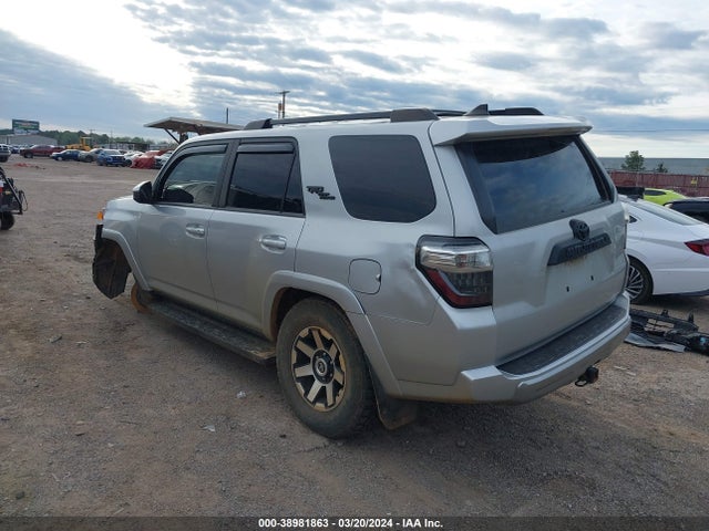 Toyota 4runner Trd Off Road 2020 JTEBU5JR7L5820103 Image 3