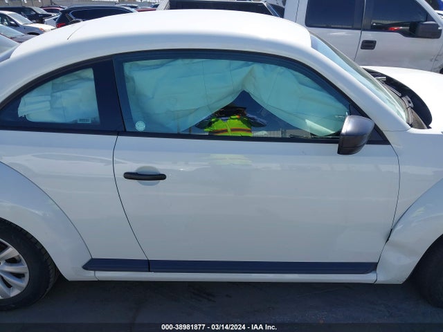 3VWFD7AT0JM719504 Volkswagen Beetle 2.0t Coast/2.0t S