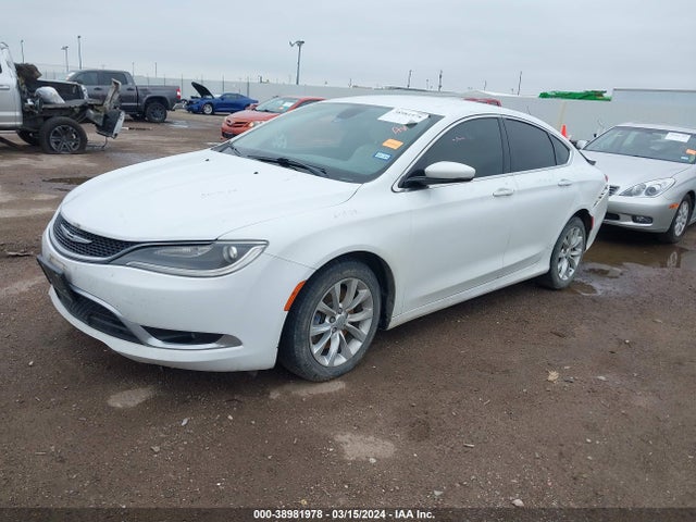 Chrysler 200 C 2015 1C3CCCCG0FN515451 Image 2