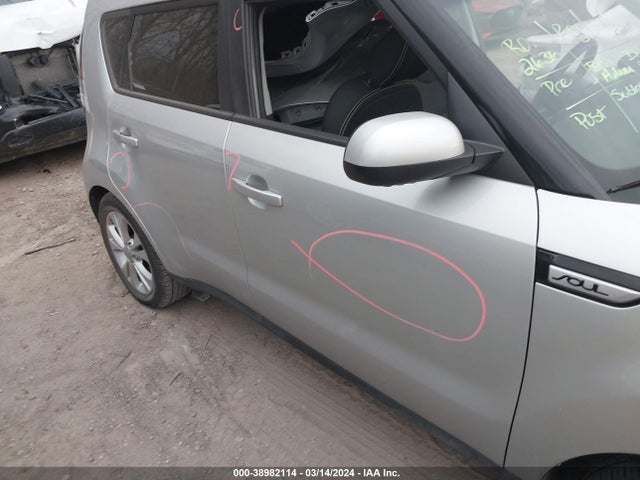 KIA SOUL + 2015 KNDJP3A59F7790605 Image 14