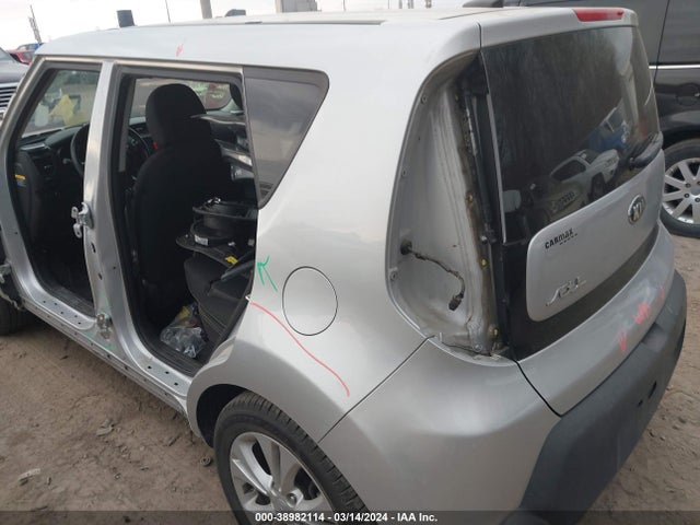 KIA SOUL + 2015 KNDJP3A59F7790605 Image 16
