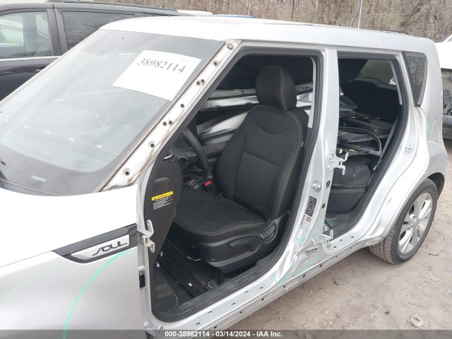 KIA SOUL + 2015 KNDJP3A59F7790605 Image 6
