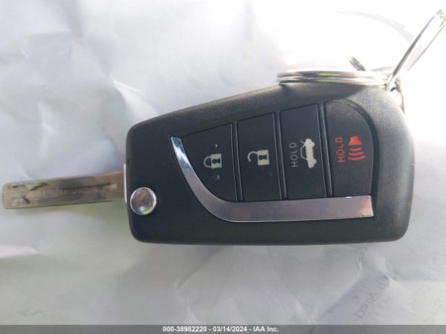 JTDEPMAE6MJ164565 Toyota COROLLA LE
