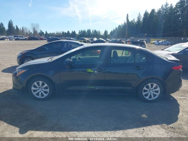 JTDEPMAE6MJ164565 Toyota COROLLA LE