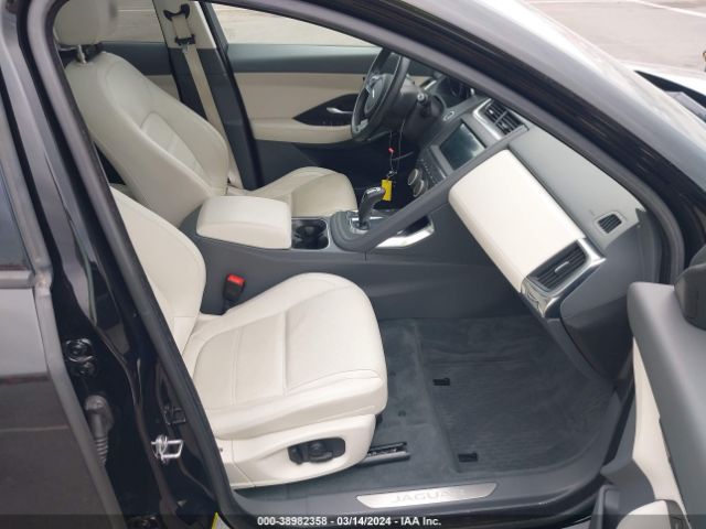 SADFP2FX1K1Z66817 Jaguar E-PACE SE