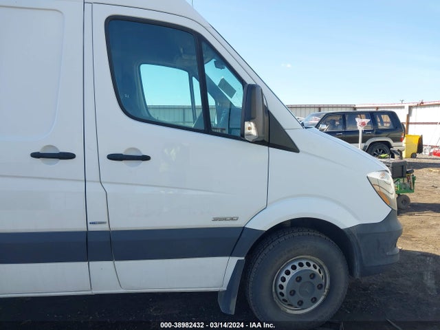 Mercedes-Benz Sprinter 3500 High  Roof 2015 WD3PF1CC6FP107783 Image 13
