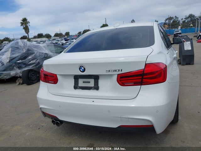 BMW 330I 2017 WBA8B9G52HNU50988 Image 17