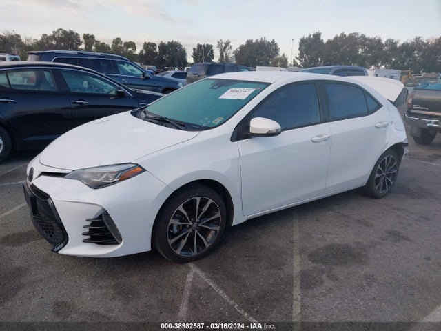 Toyota COROLLA SE 2017 5YFBURHEXHP592896 Image 2