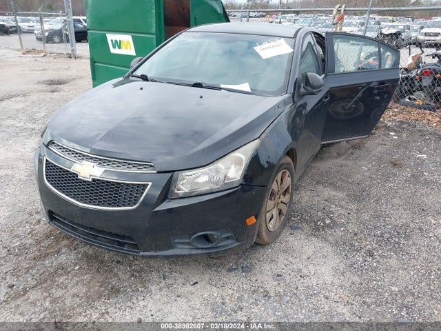 Chevrolet Cruze Ls Manual 2014 1G1PB5SH3E7409948 Image 2
