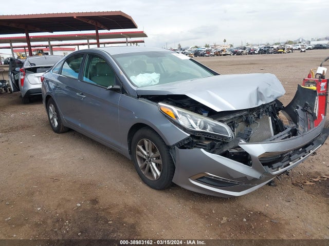Hyundai SONATA SE 2015 5NPE24AF0FH121570 Image 1