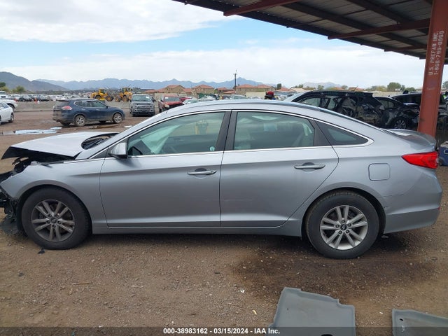 Hyundai SONATA SE 2015 5NPE24AF0FH121570 Image 15