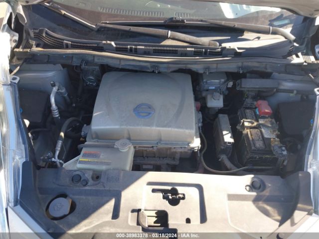 2015 NISSAN LEAF 1N4AZ0CP4FC333091 Photo 9