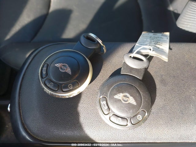 2011 MINI COOPER WMWSU3C55BTX96541 Photo 10