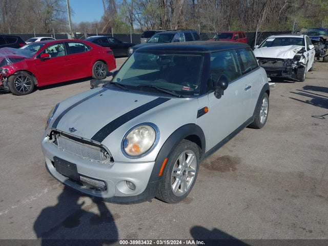 2011 MINI COOPER WMWSU3C55BTX96541 Photo 1