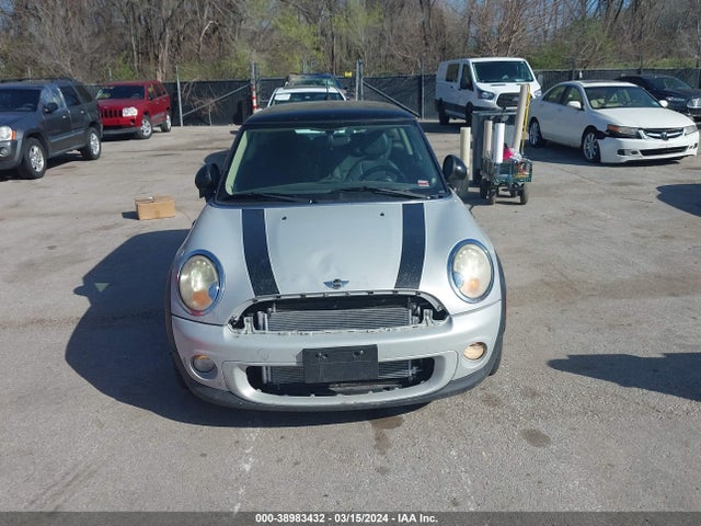 2011 MINI COOPER WMWSU3C55BTX96541 Photo 5