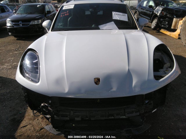 Porsche Macan 2022 WP1AA2A58NLB10337 Image 13