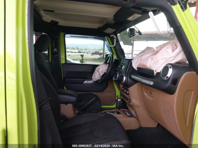 1C4BJWEG6GL305915 Jeep Wrangler Unlimited Sahara