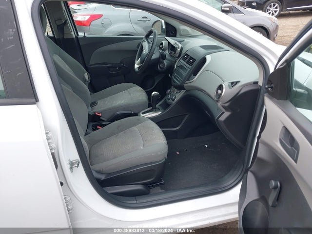 Chevrolet Sonic Ls Auto 2016 1G1JA6SHXG4174757 Image 5