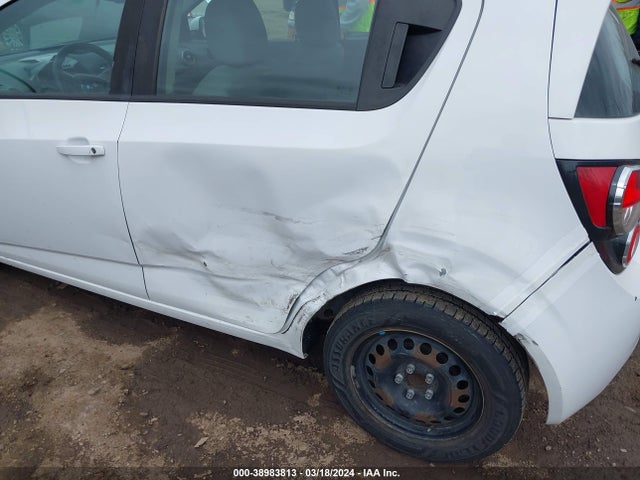 Chevrolet Sonic Ls Auto 2016 1G1JA6SHXG4174757 Image 6