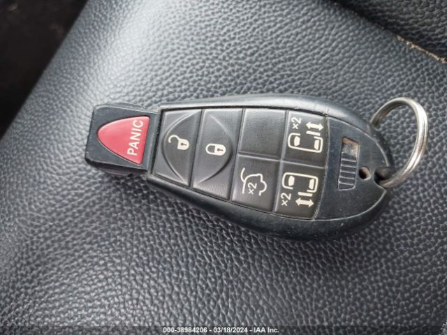 2C4RC1HG0ER303489 Chrysler Town & Country S