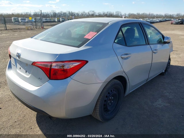 Toyota COROLLA LE 2019 2T1BURHE8KC182430 Image 4
