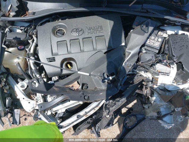 Toyota C-HR XLE 2018 NMTKHMBX9JR012860 Image 10