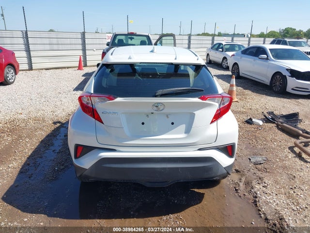 Toyota C-HR XLE 2018 NMTKHMBX9JR012860 Image 16